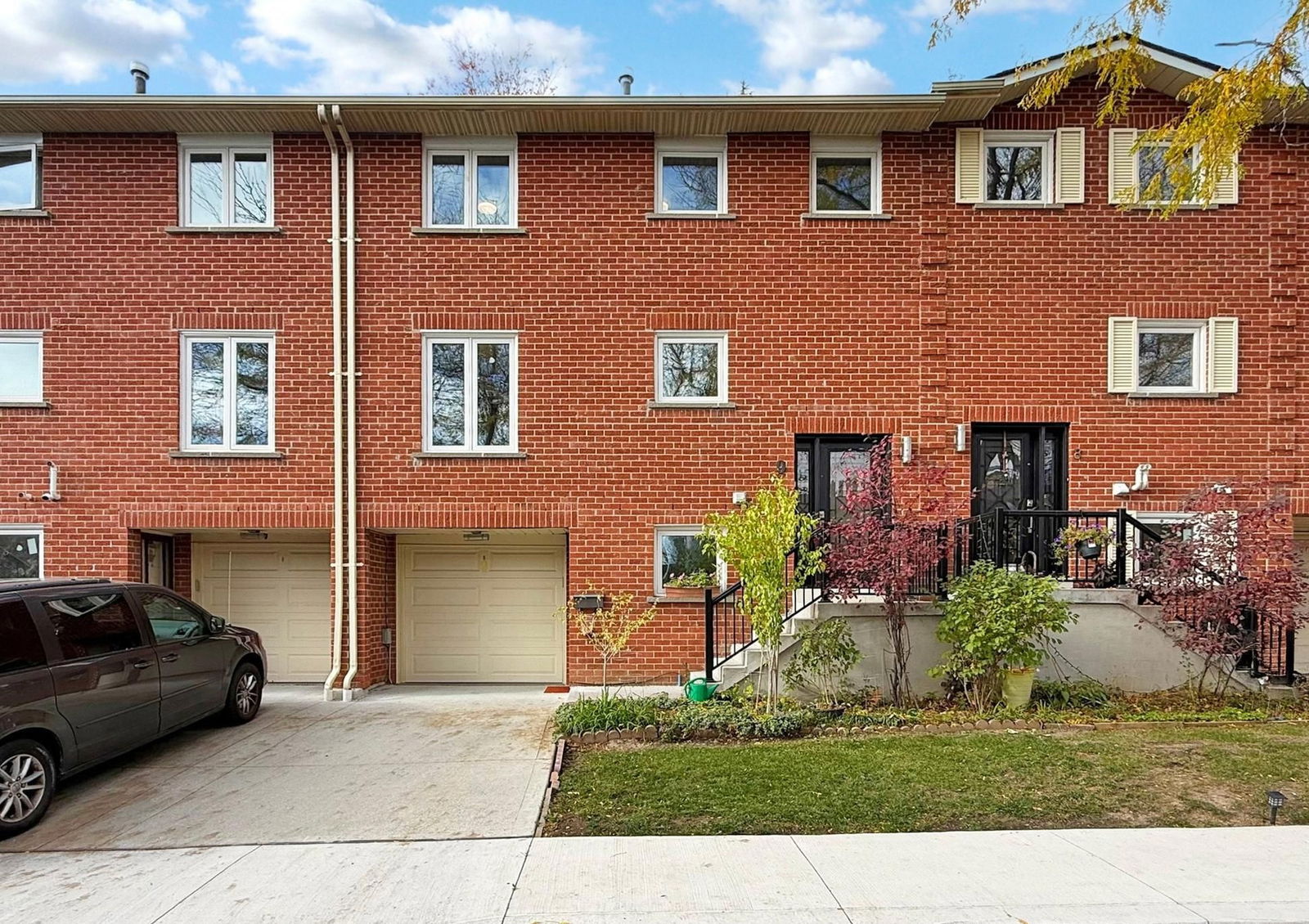 5021 Sheppard Avenue East, Scarborough, Toronto