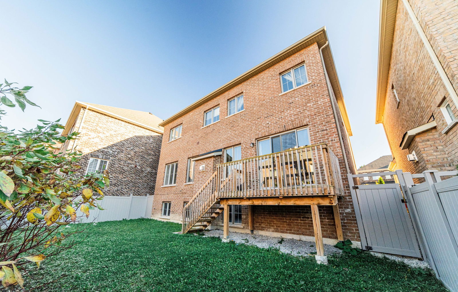 Exterior Side — 63 Ken Sinclair Crescent, Aurora, Toronto