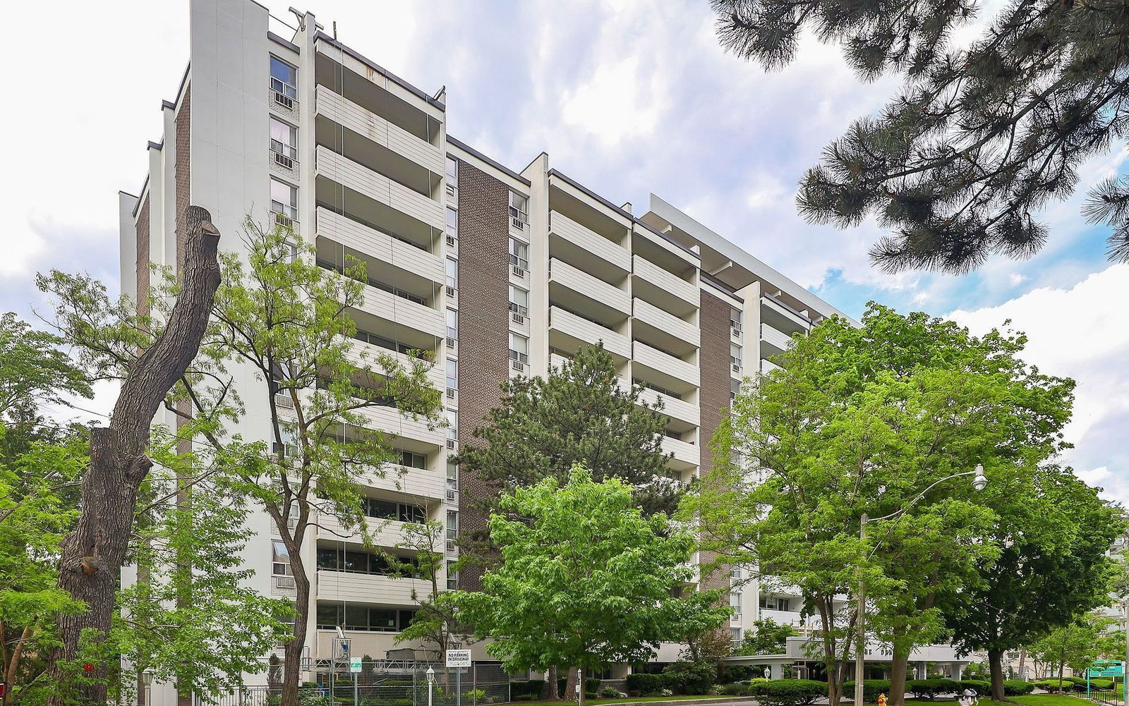 The Delisle Place, Midtown, Toronto