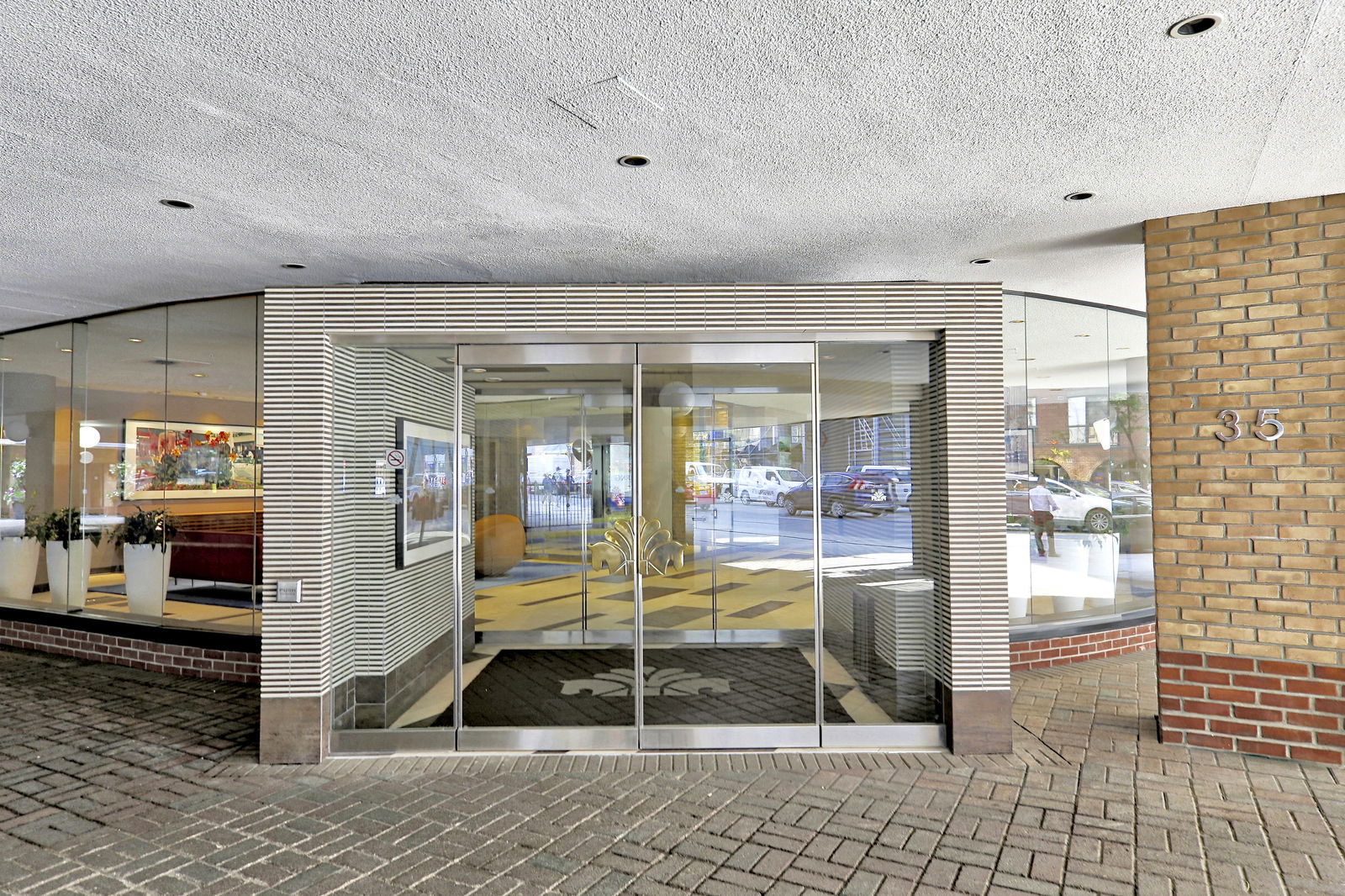 Entrance — Market Square I Condos, Downtown, Toronto