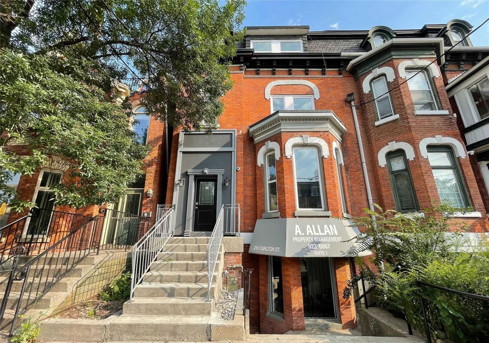 210 Carlton St, 210 Carlton Street North