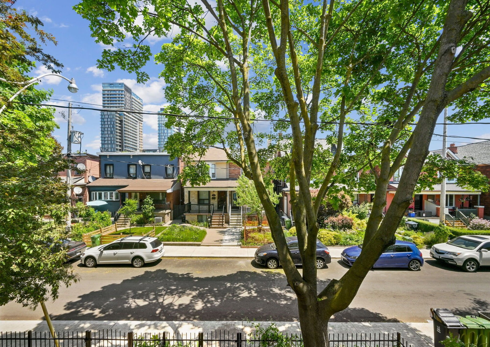 686 St, Clarens Ave, St. Clarens Lofts, Skyline