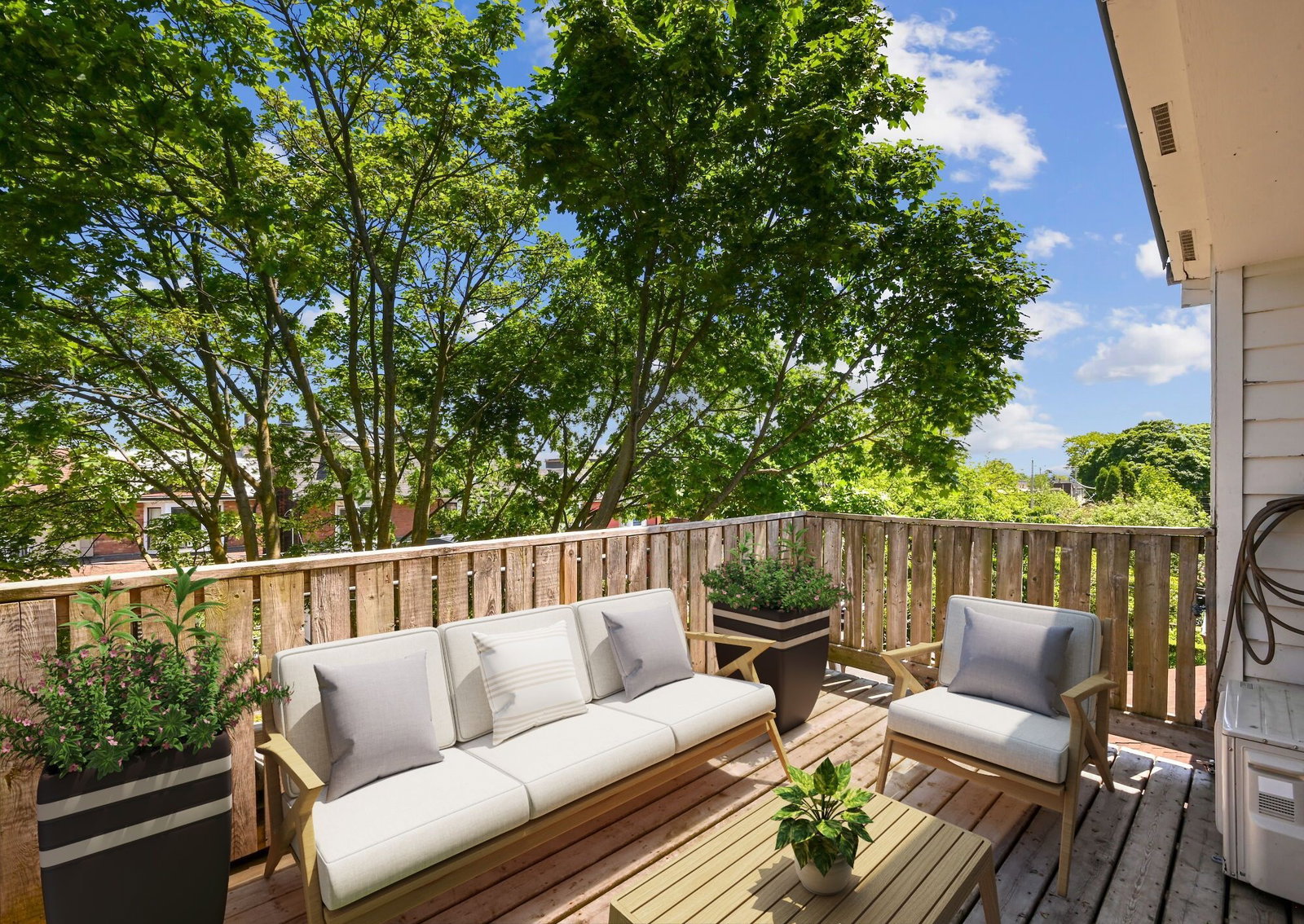 686 St, Clarens Ave, St. Clarens Lofts, Patio