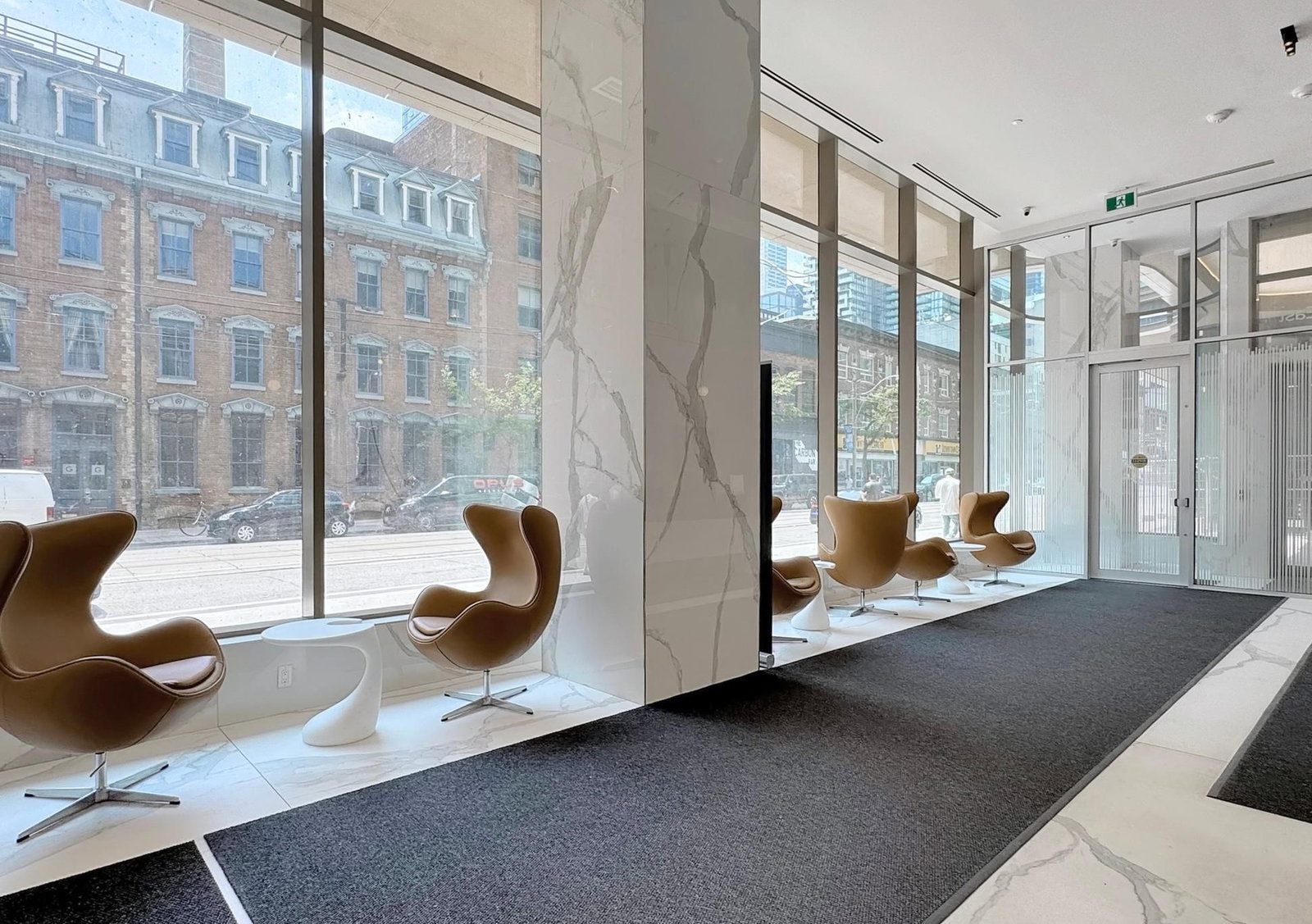 88 Queen St, 88 Queen Condos, Lobby