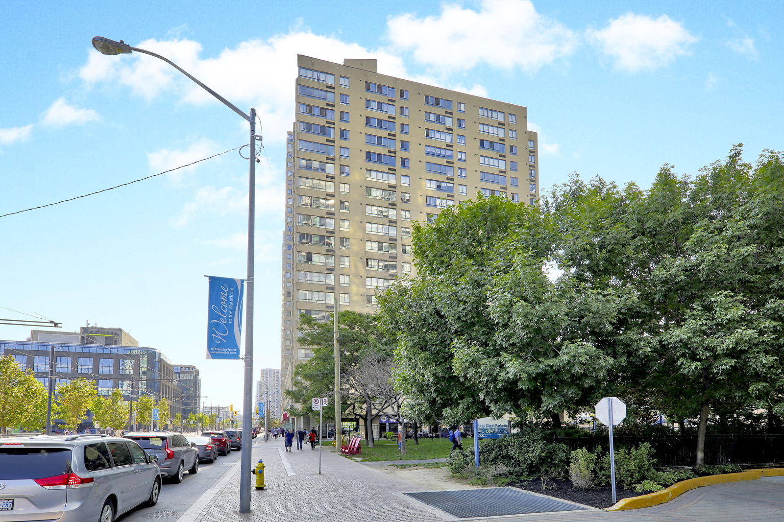 Exterior — Harbourpoint I Condos, Downtown, Toronto