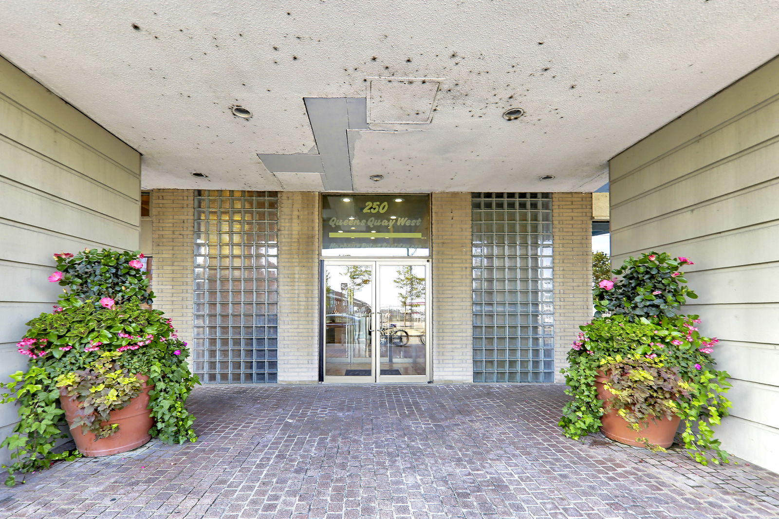 Entrance — Harbourpoint I Condos, Downtown, Toronto