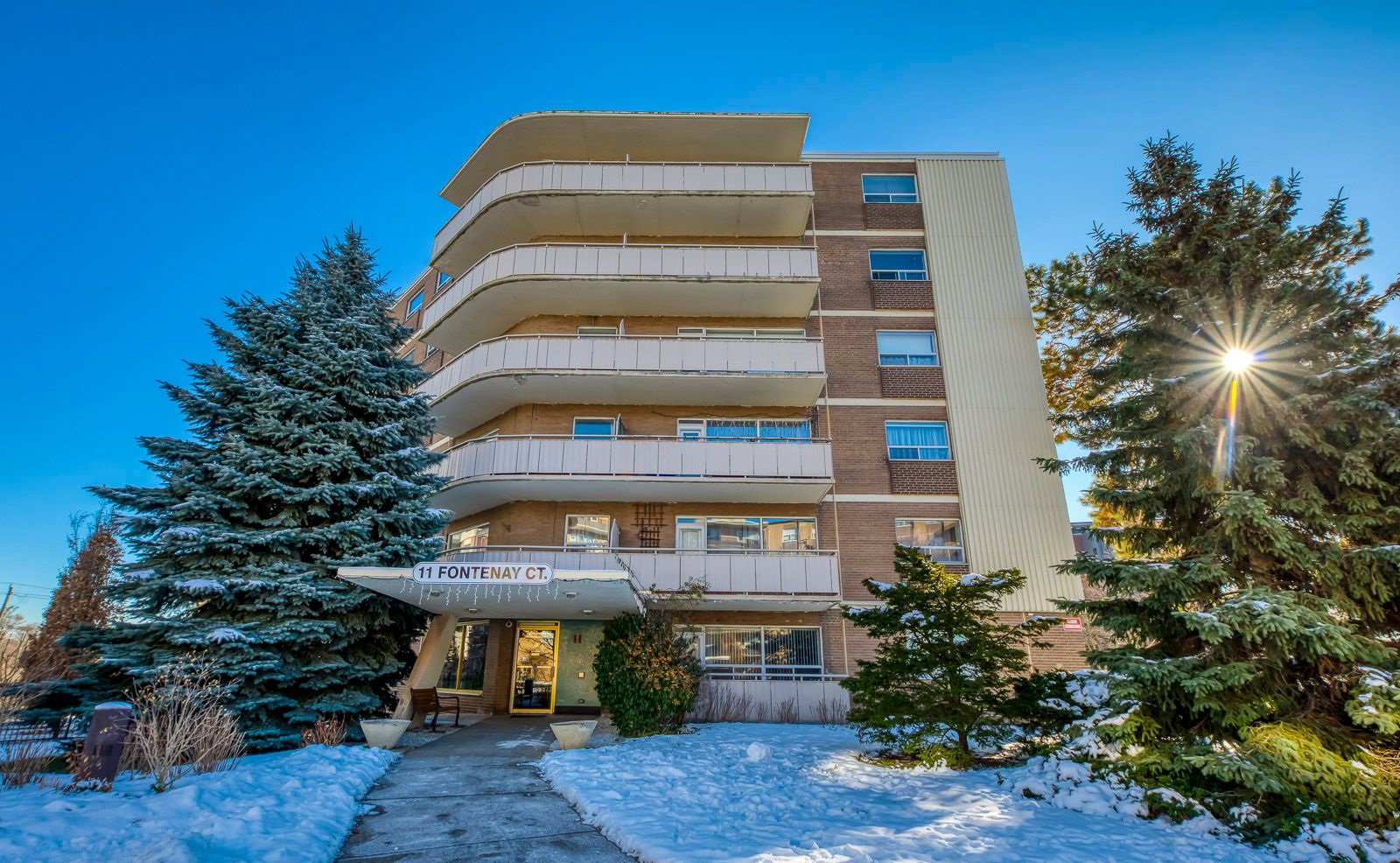 11 Fontenay Crt, 11 Fontenay Court, Exterior Side