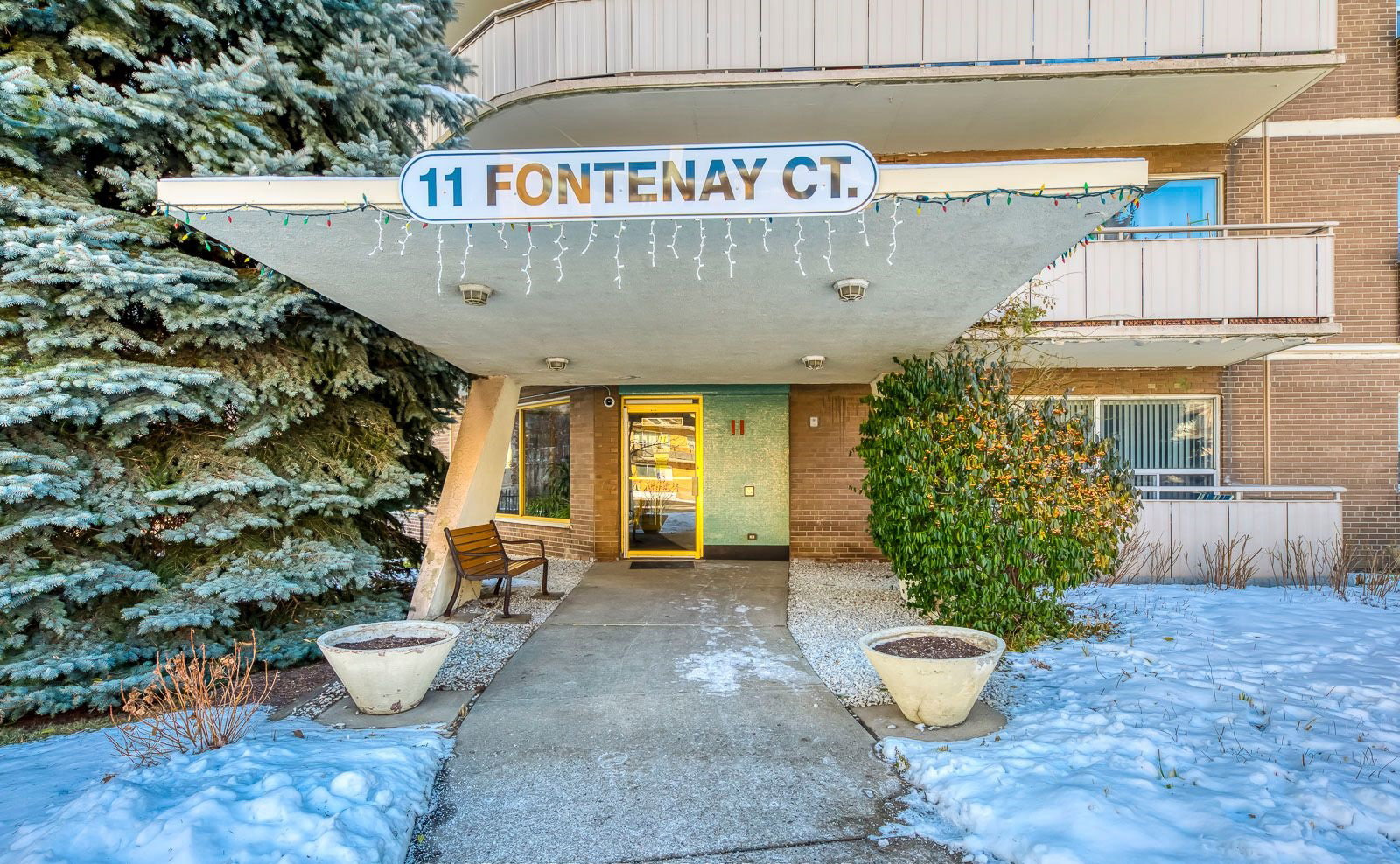 11 Fontenay Crt, 11 Fontenay Court, Entrance