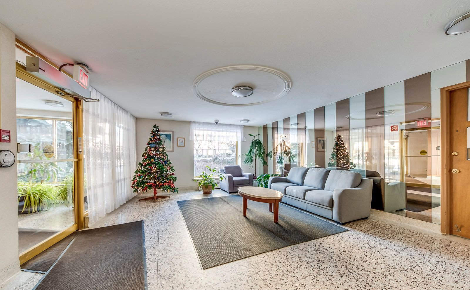 11 Fontenay Crt, 11 Fontenay Court, Lobby