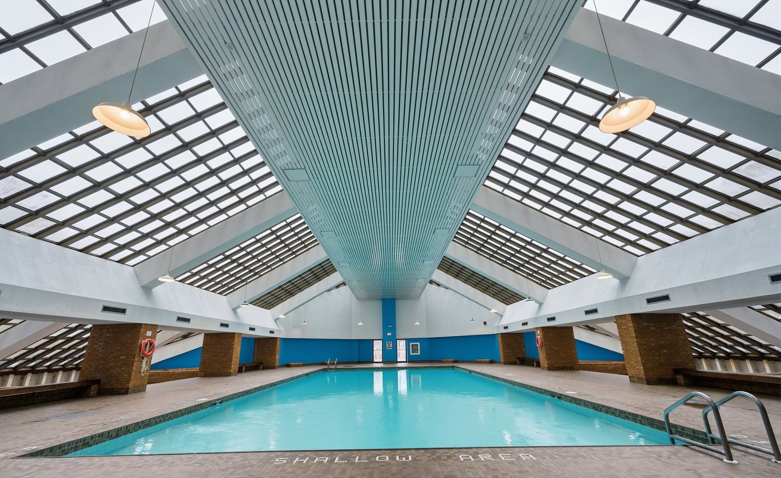 2340-2360 Dundas St W, The Crossways, Pool