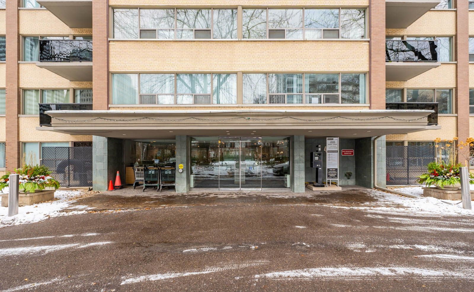 484 Avenue Rd, Avenue Road-484, Entrance