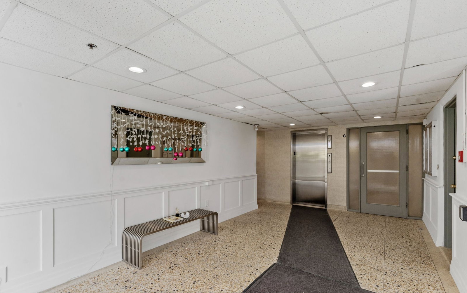 250 St Clair Ave W, 250 St. Clair Avenue West, Lobby