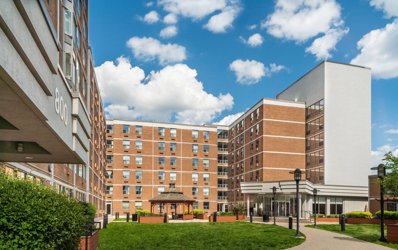 798-800 Richmond Street West