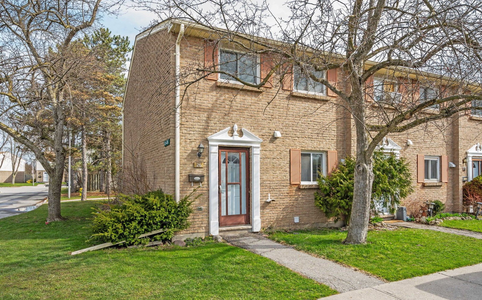 166 Southdale Rd W, 166 Southdale Road, Exterior Side