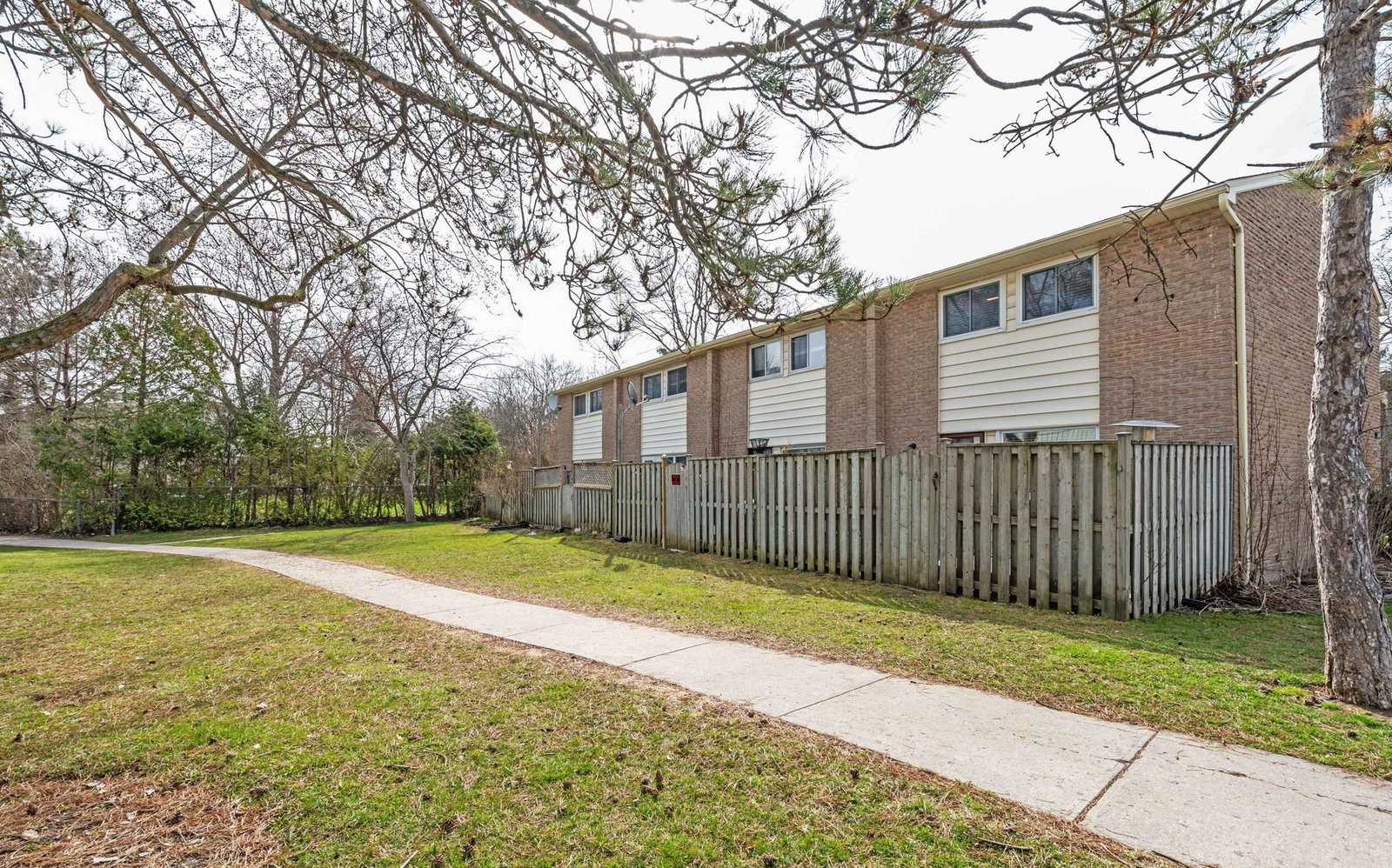 166 Southdale Rd W, 166 Southdale Road