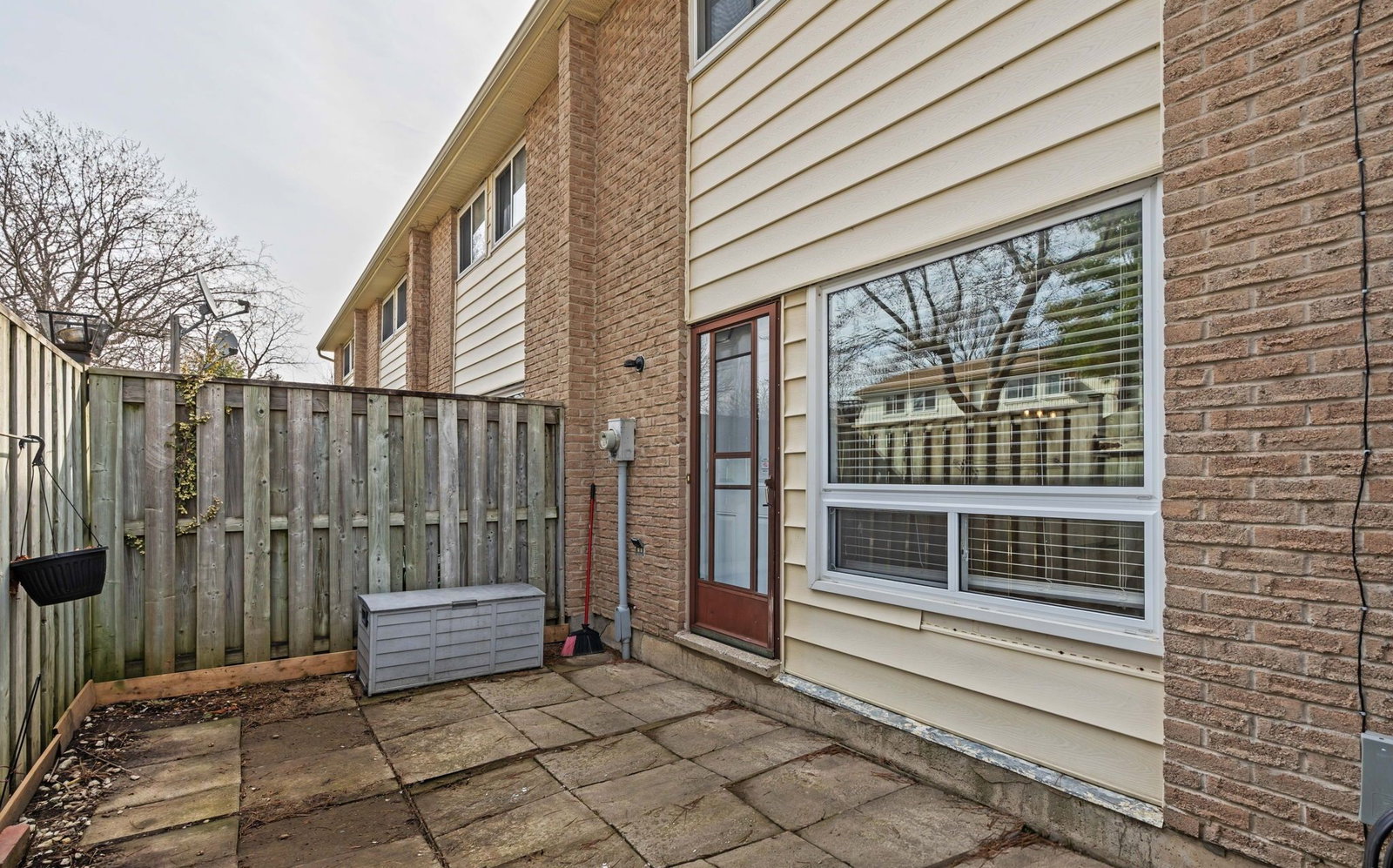 166 Southdale Rd W, 166 Southdale Road, Patio