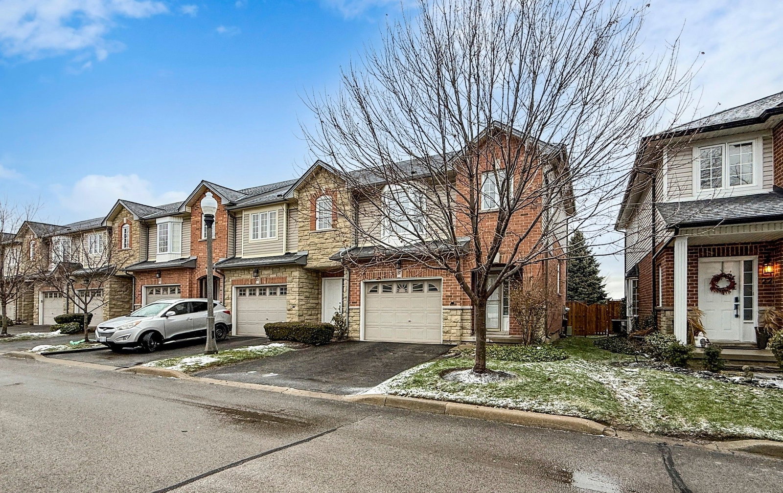 232 Stonehenge Dr, Stoneridge, Exterior Side