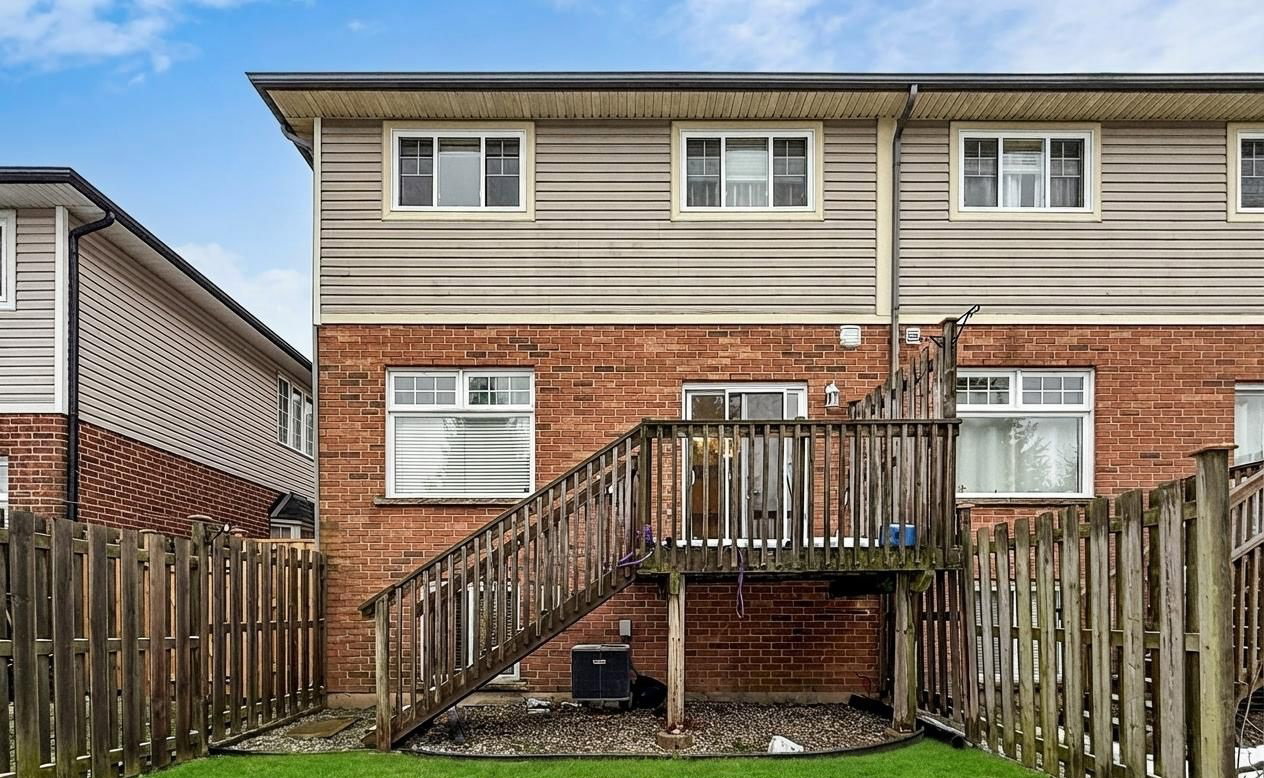 232 Stonehenge Dr, Stoneridge