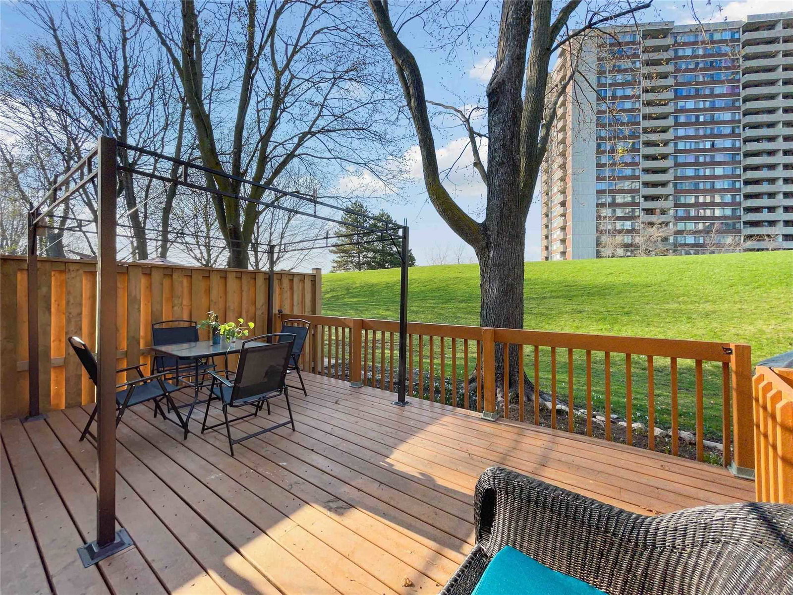 19 Coach Liteway, 19 Coach Liteway, Patio