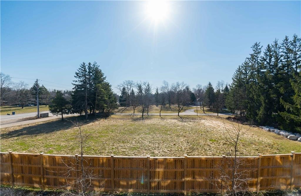 333 Gosling Gardens, 333 Gosling Gardens, Skyline