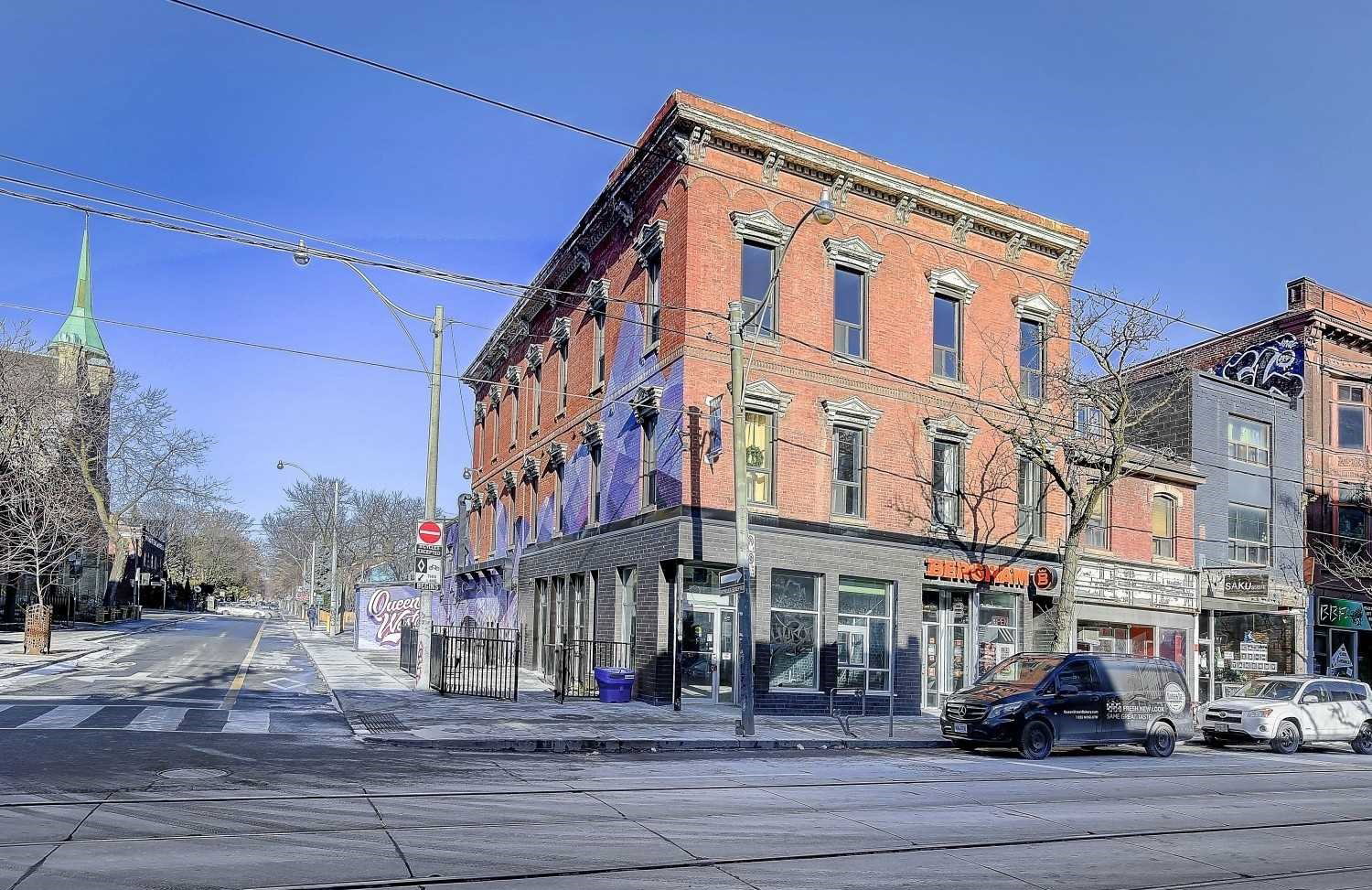 482 Queen St W, 482 Queen Street West, Exterior Side