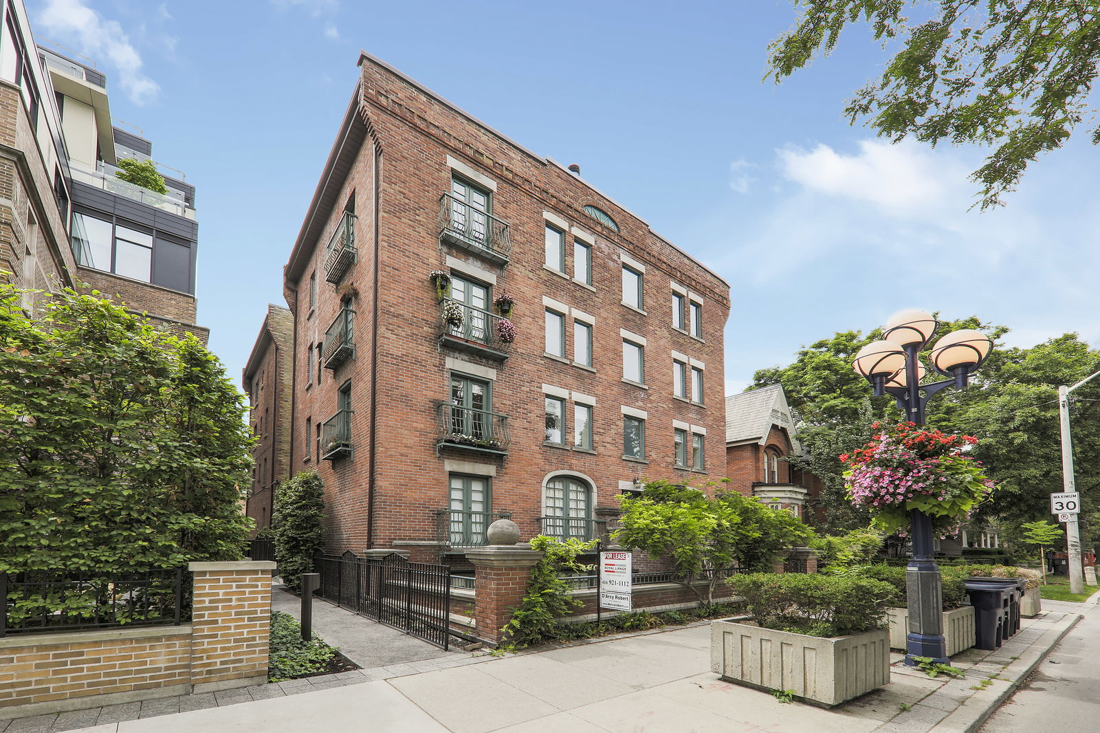 Exterior — 40 Hazelton Condos, Downtown, Toronto