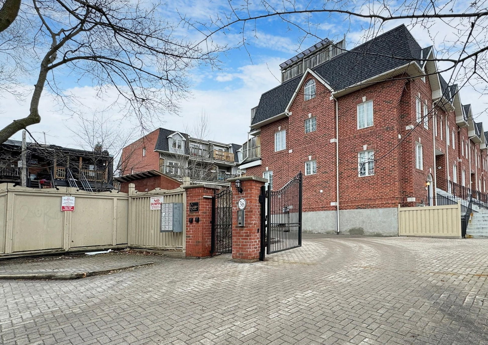 1017B College St, 1017b College Street, Exterior Side