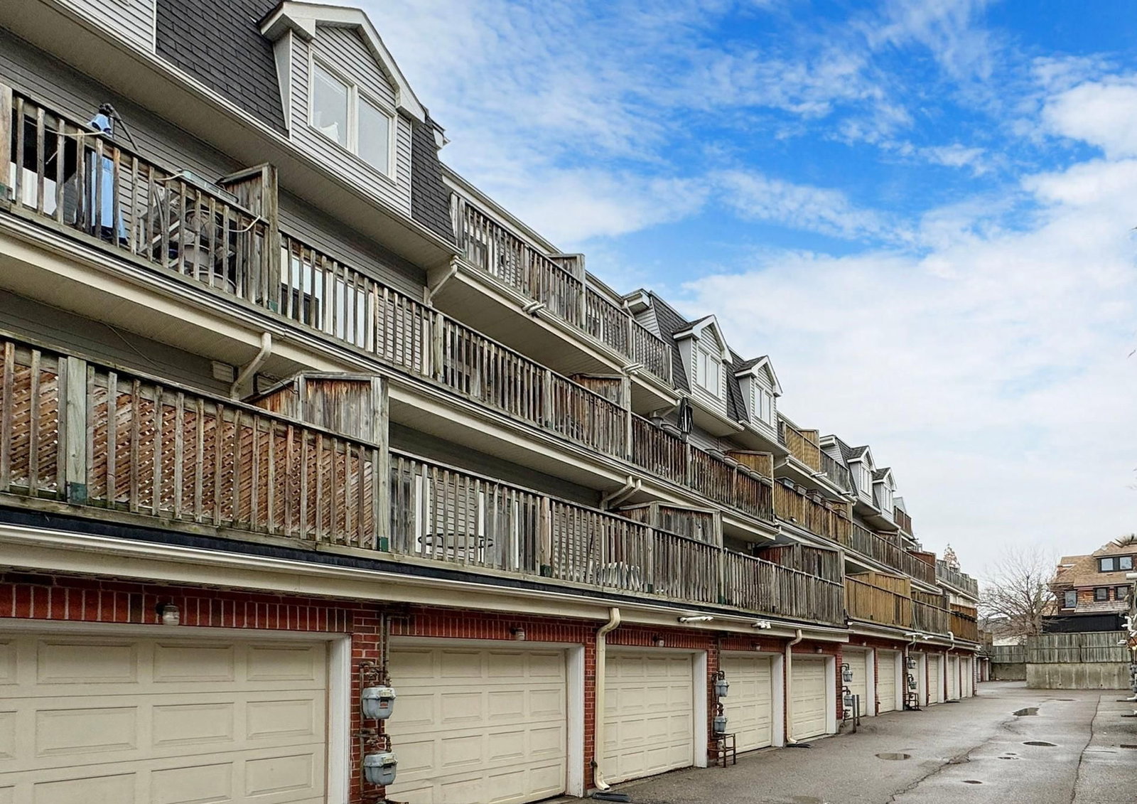 1017B College St, 1017b College Street