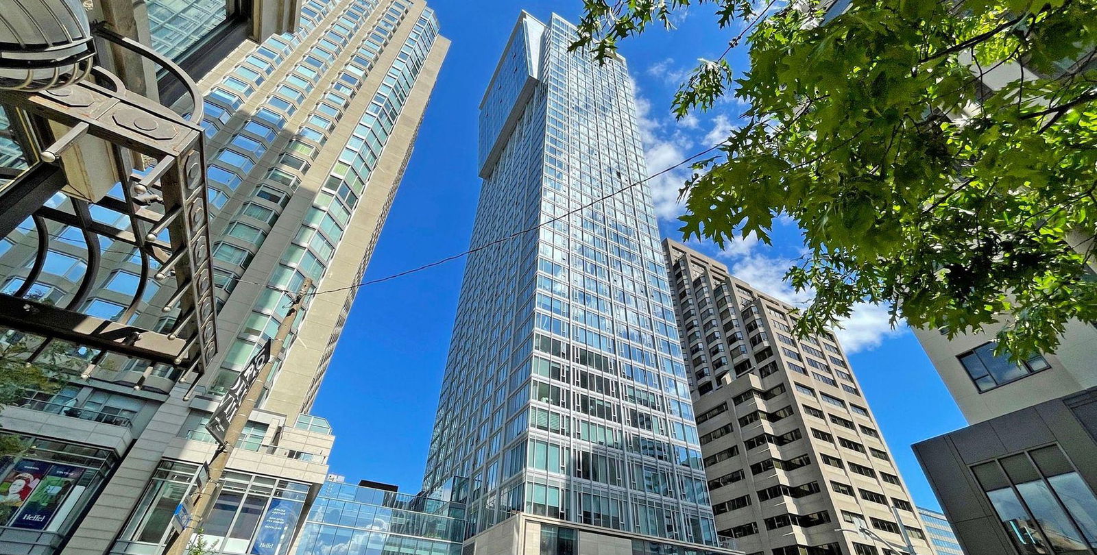 Cumberland Tower Condos, Downtown, Toronto