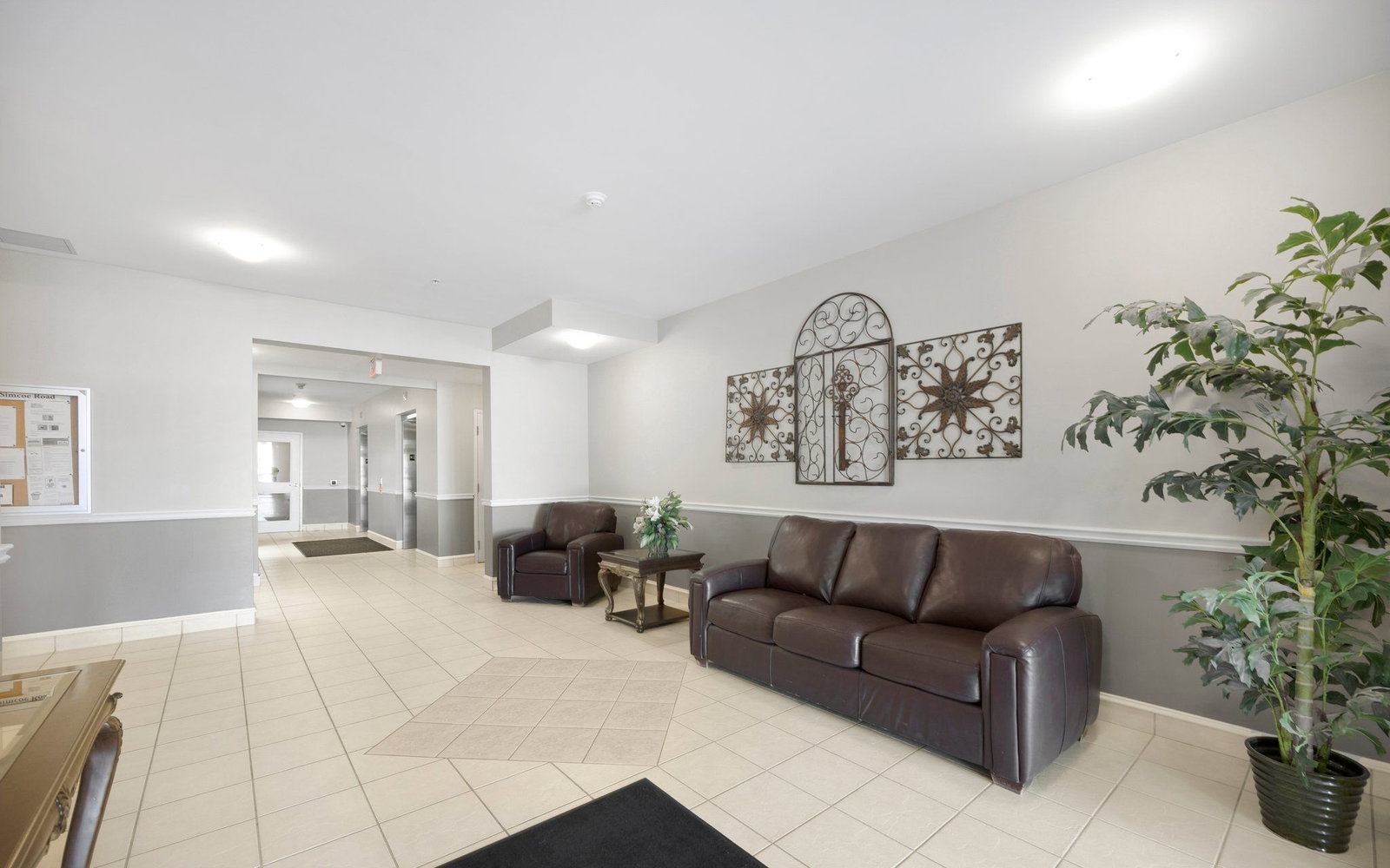 112 Simcoe Rd, 112 Simcoe Road, Lobby