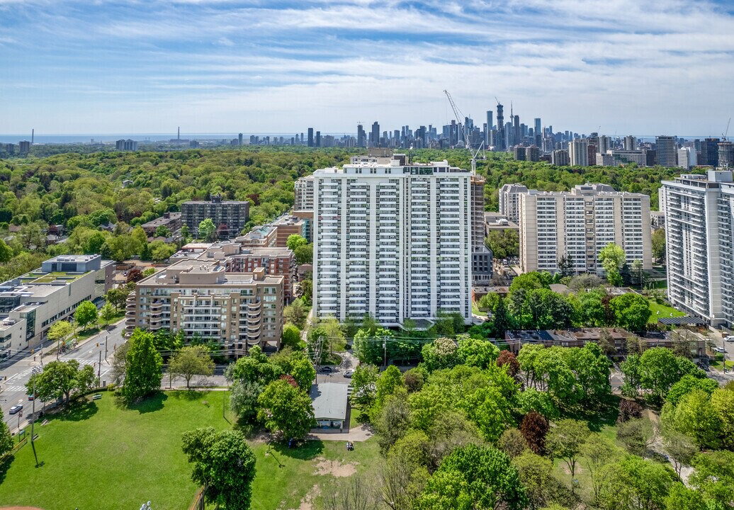 225 Davisville Ave, 225 Davisville Avenue