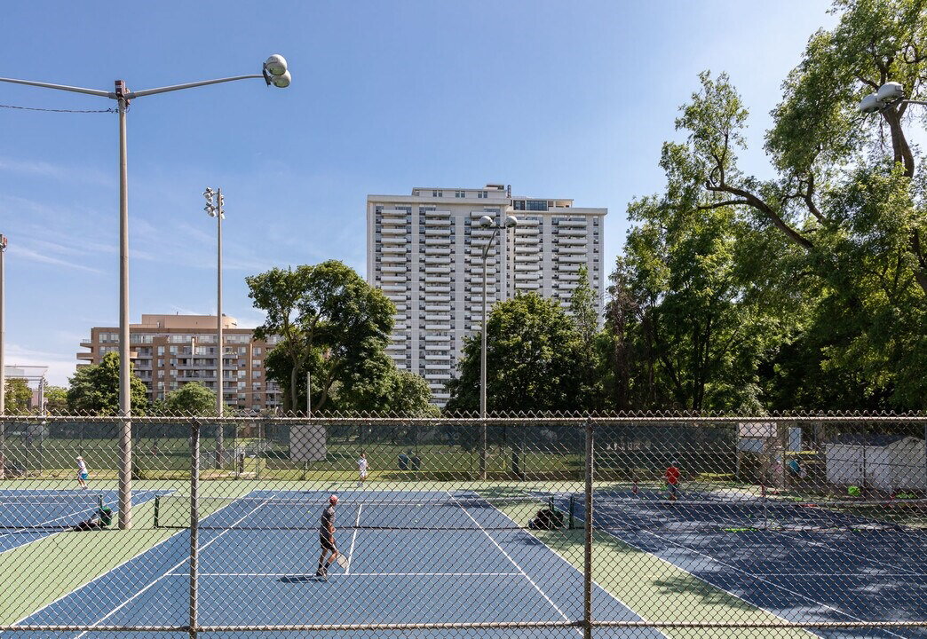 225 Davisville Ave, 225 Davisville Avenue, Tennis