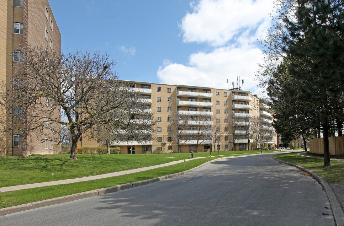26-38 Carluke Cres , St. Andrews Towers East