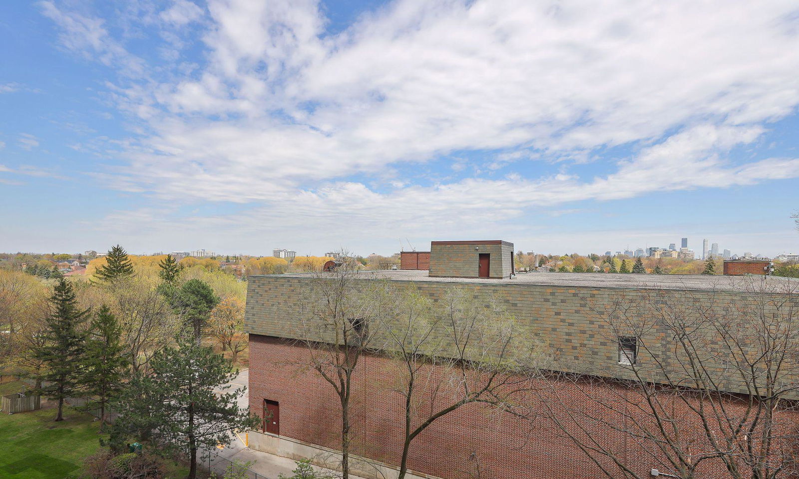 Skyline — The Allenway, York Crosstown, Toronto