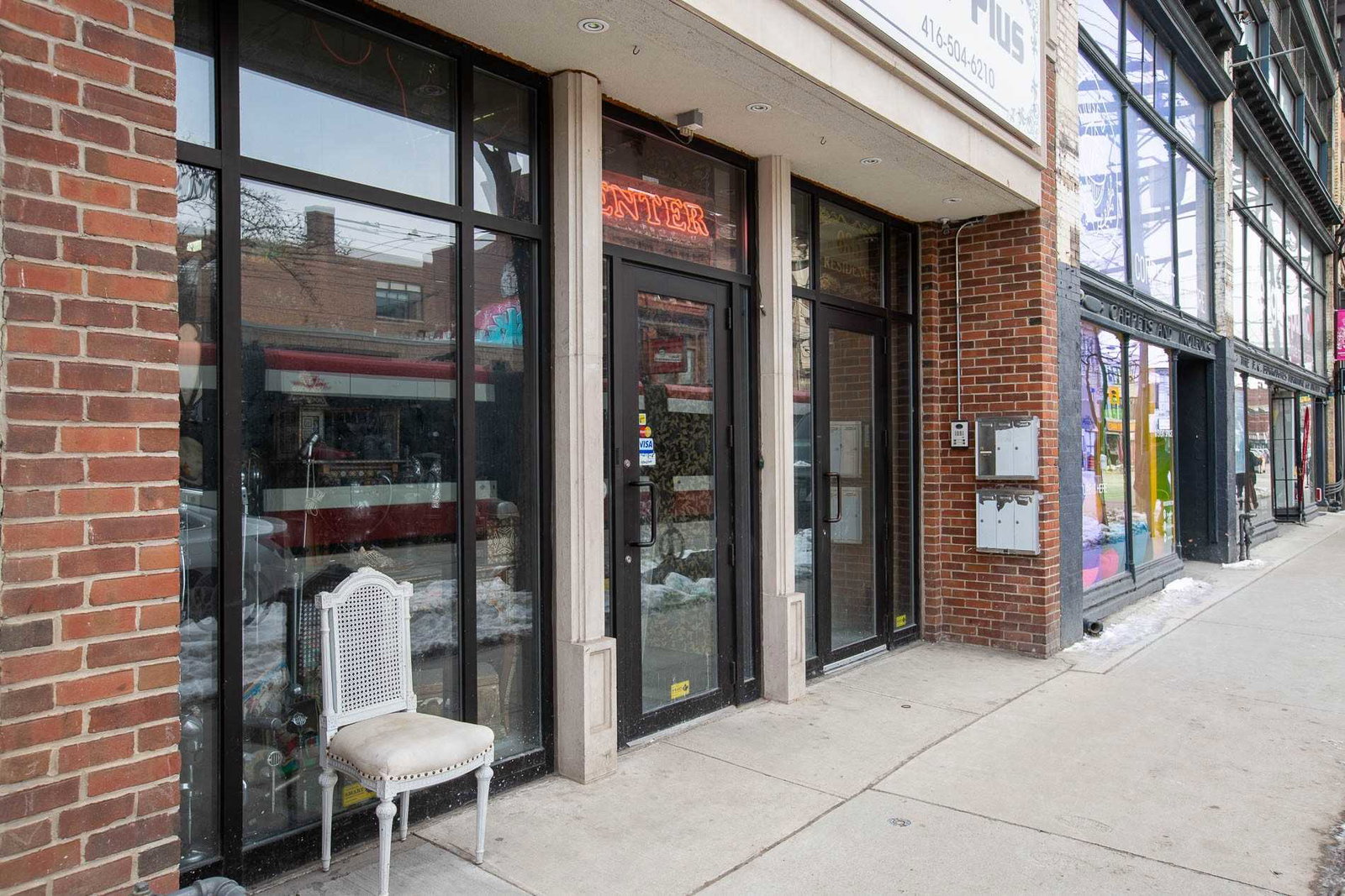 635 Queen St W, 635 Queen Street West, Exterior Side