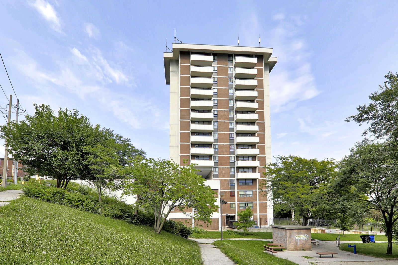 Exterior — Blackthorn Manor, York Crosstown, Toronto