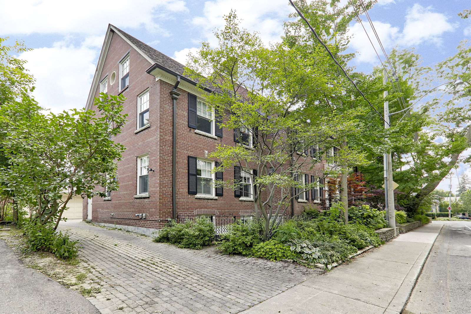 Exterior — 195 Poplar Plains, Midtown, Toronto