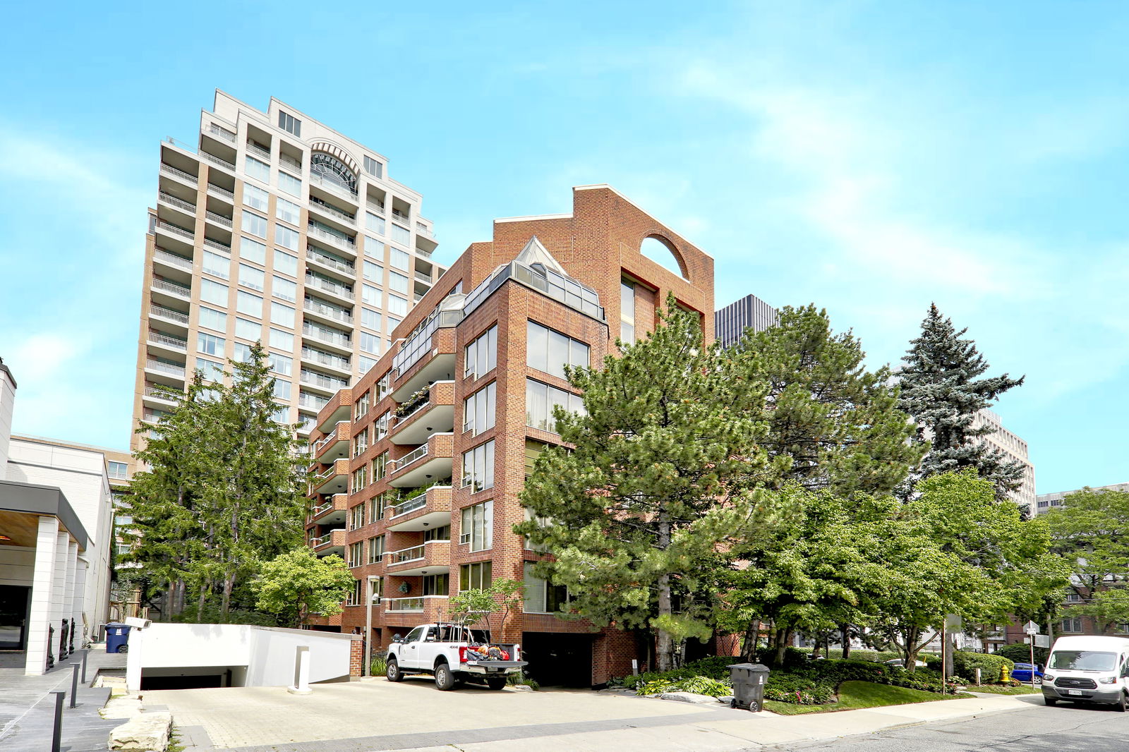 Exterior — 2 Lynwood Avenue Condos, Midtown, Toronto