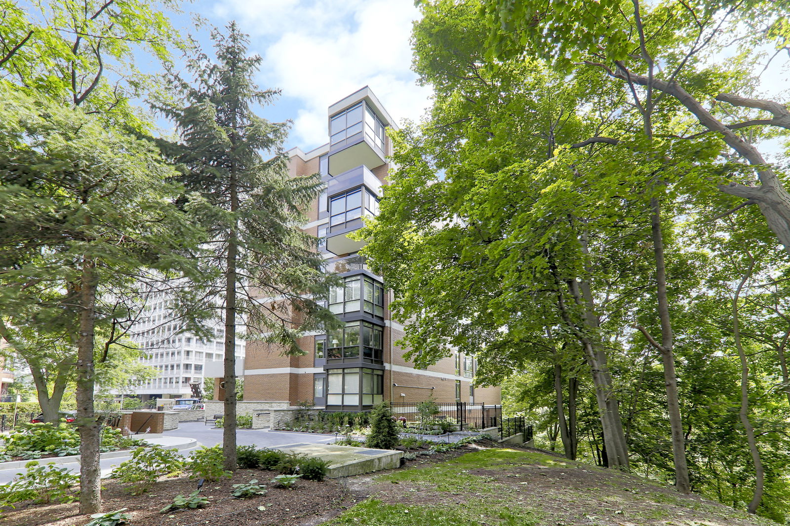 Exterior — 407 Walmer Road Condos, Midtown, Toronto