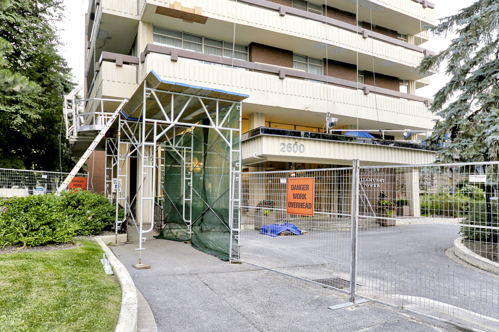 Entrance — 2600 Bathurst Condos, Midtown, Toronto