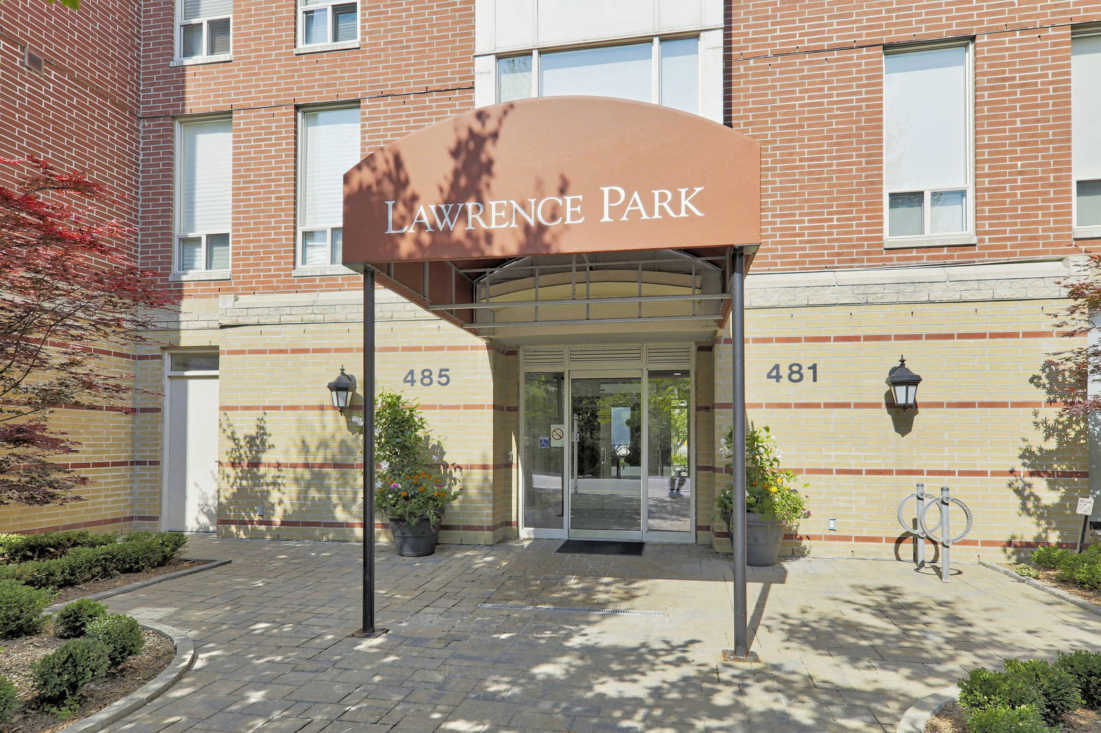 Entrance — Lawrence Park Condos on Rosewell, Midtown, Toronto