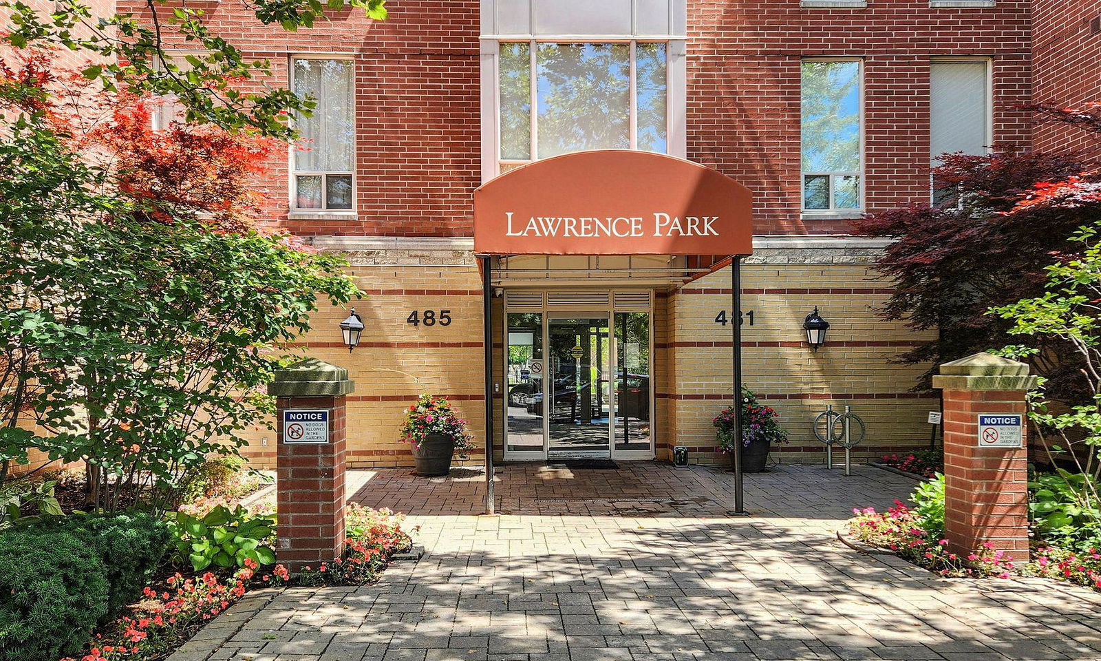 Entrance — Lawrence Park Condos on Rosewell, Midtown, Toronto