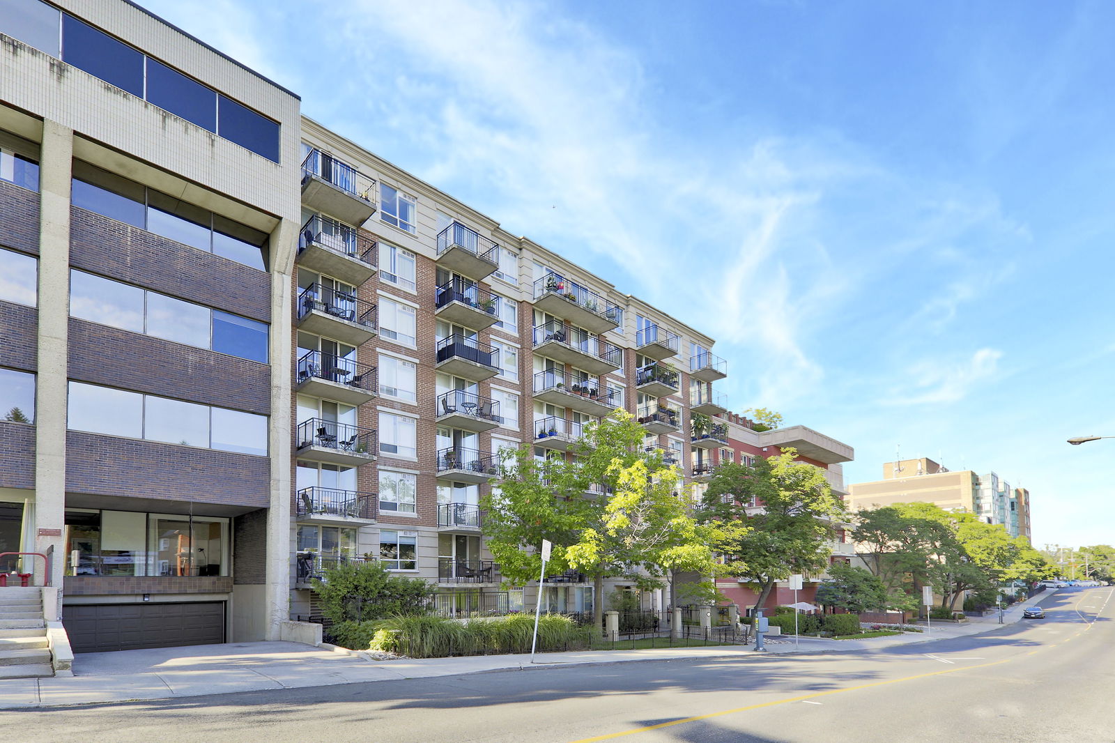 Exterior — The Hampton Condos, Midtown, Toronto